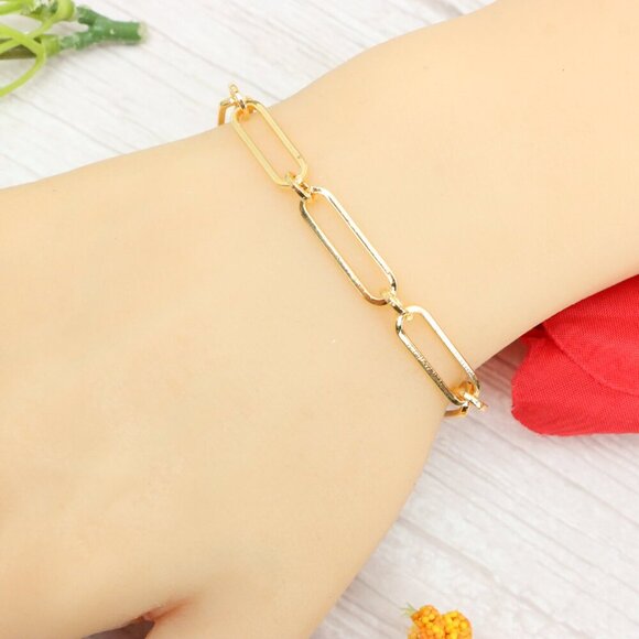 "Trendy Handmade Bracelet – A Thoughtful Gift for Girls & Women | UNVRC1572 - Picture 3 of 10